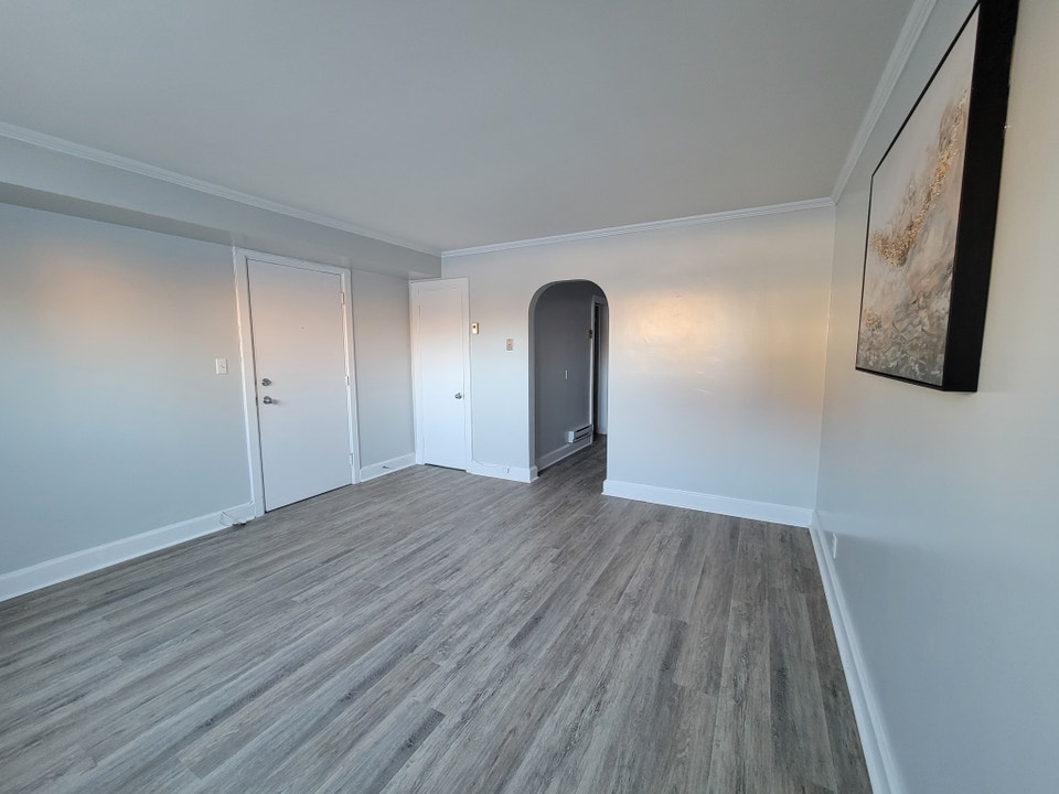 PARKING SPACE INCLUSIVE-LIVERPOOL Apartment 1 Bedroom Guelph 3