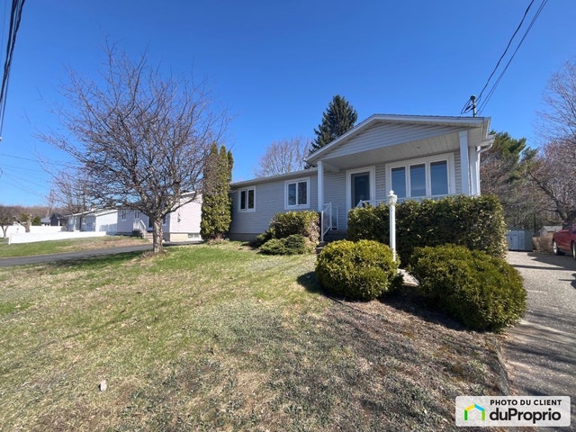 $362,000 - Bungalow for sale in Drummondville (Drummondville) — photo 1