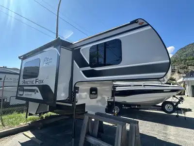 Welcome to Rock Island RV The best of the best !!! Fully loaded in and out and ready for any winter...