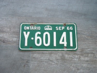 Vintage 1966 Ontario License Plate Y 60141 Green White