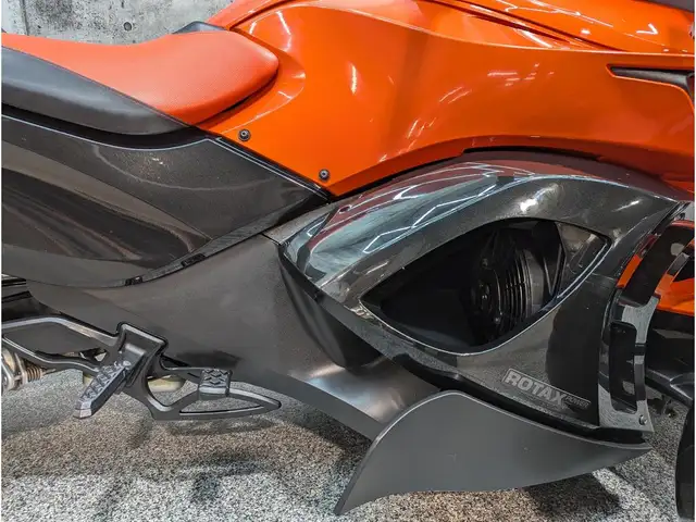 2016 Can-Am Spyder RS-S, SE5 | 24900km in Street, Cruisers & Choppers in Saguenay - Image 10
