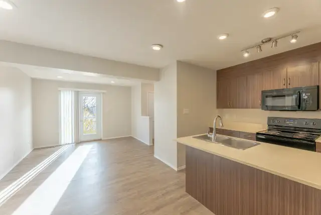 Townhomes with in Suite Laundry - Sagecourt - House for Rent Str in Long Term Rentals in Calgary - Image 9