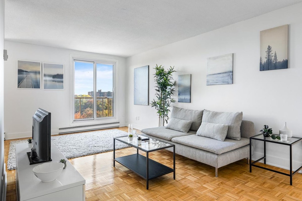 Studio Apartment for Rent - 2880 Carling Avenue 3