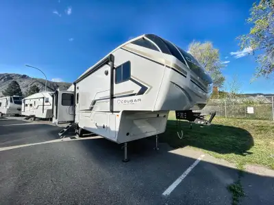 We are looking for good pre owned Rv's to buy or consign!! Keystone Cougar Half-Ton fifth wheel 29MB...