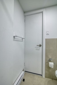Renovated Akelius studio apartment for rent. Located near Mont-Royal in the Plateau Mont-Royal neigh... (image 3)