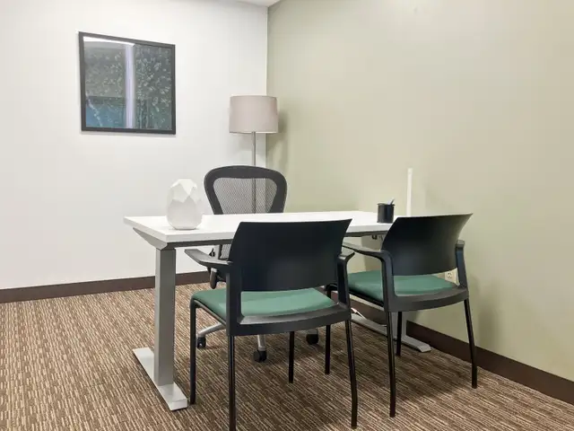 Dedicated Office with 1 person in Regus Waterloo - Waterloo in Commercial & Office Space for Rent in Kitchener / Waterloo - Image 9