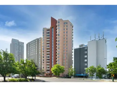 SPECTACULAR RIVER VALLEY VIEWS from this 2 bedroom 2 bath condo in the GLENORA conveniently located...