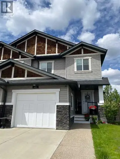 Amazing home and location. Fully finished with almost 2100sq.ft. 3+1 bedrooms 3.5 bathrooms. Complet...