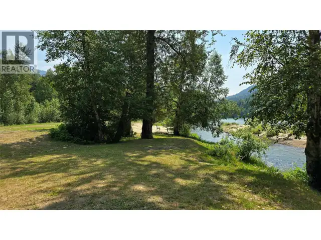 6 Highway Lot# B Crescent Valley, British Columbia in Land for Sale in Nelson - Image 11
