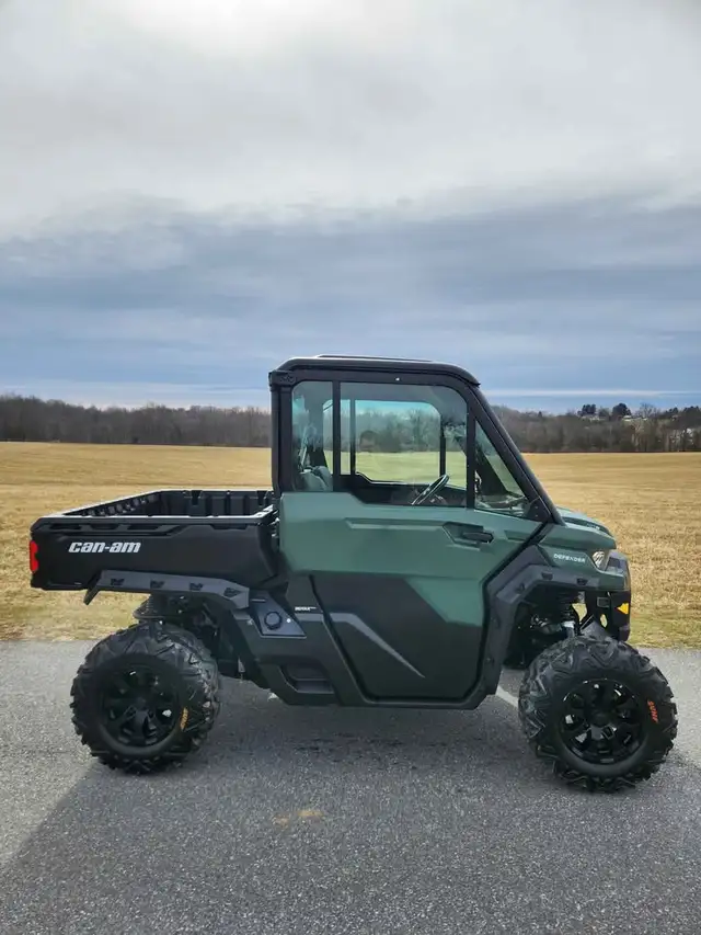 2023 CANAM DEFENDER HD9-GREEN! in ATVs in Dartmouth - Image 8