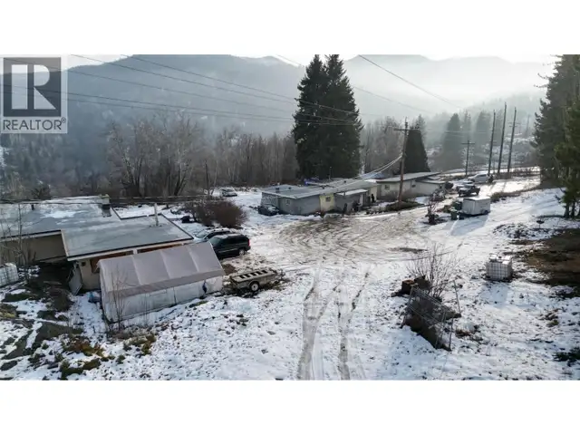 1381 3B Highway Warfield, British Columbia in Houses for Sale in Nelson - Image 14