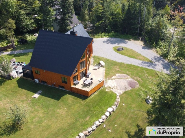 $990,000 - 1 1/2 Storey for sale in St-Hippolyte — photo 2