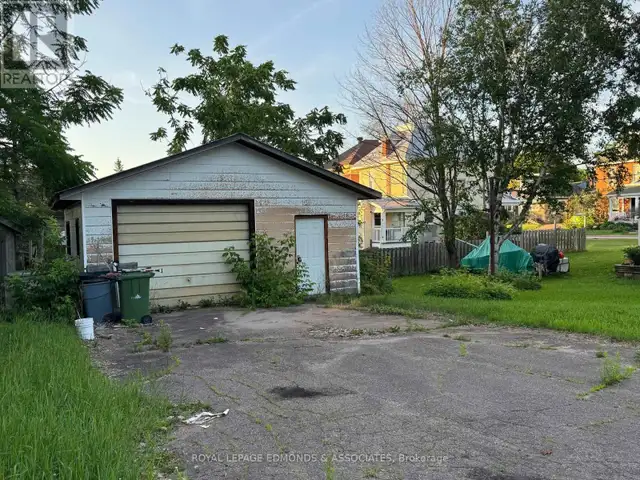 187 HUNTER STREET Pembroke, Ontario63006663831297121