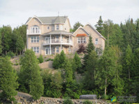 950 000$ - Maison 2 étages à vendre à Témiscouata-sur-le-Lac