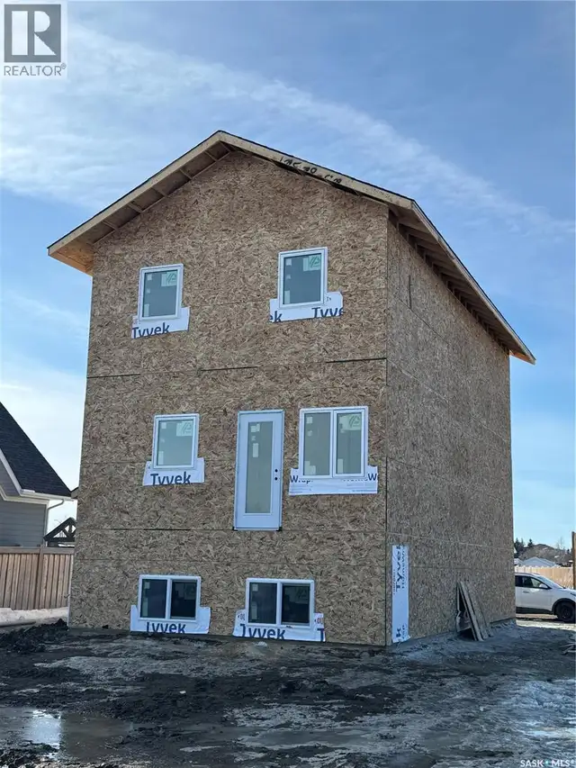 13 Clement ROAD Lanigan, Saskatchewan in Houses for Sale in Saskatoon - Image 8