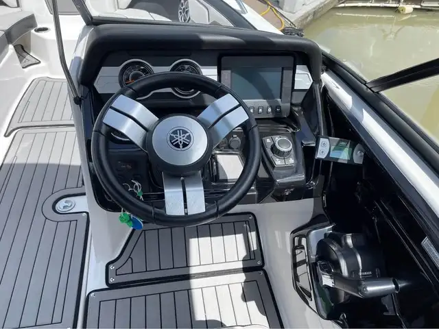 2018 YAMAHA 212X (FINANCING AVAILABLE) in Powerboats & Motorboats in Cambridge - Image 9