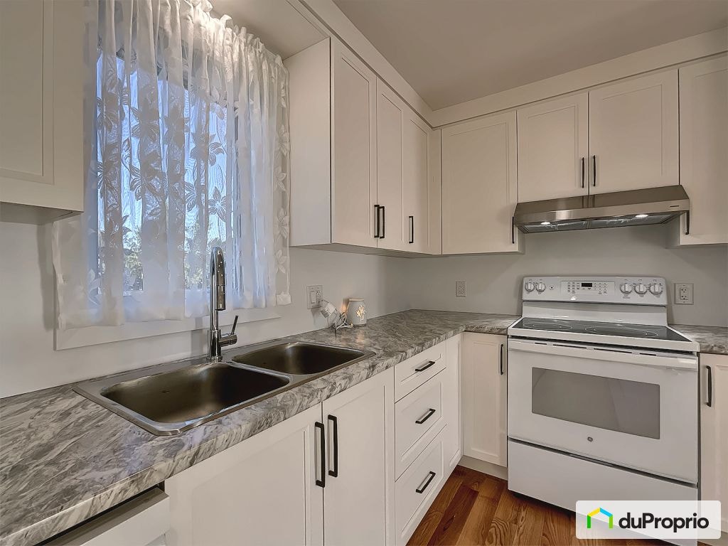 $467,000 - Bungalow for sale in Drummondville (Drummondville) — photo 2
