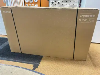 Samsung 70" DU7100 Crystal UHD 4K Smart TV (UN70DU7200), View more