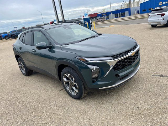 2025 Chevrolet Trax LT in Cars & Trucks in Edmonton - Image 4