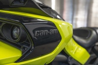 Can-Am Spyder Roadster F3-S 2022: - Extérieur vert MANTA avec sièges perforés noirs - Écran couleur... (image 8)