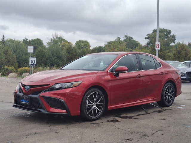 2024 Toyota Camry Hybrid SE | Sunroof | Heated Seats | CarPlay in Cars & Trucks in Guelph