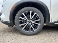 **WE WILL BEAT ANY DEALER IN THE CITY** Recent Arrival! White 2022 INFINITI QX60 Sensory AWD 9-Speed... (image 3)