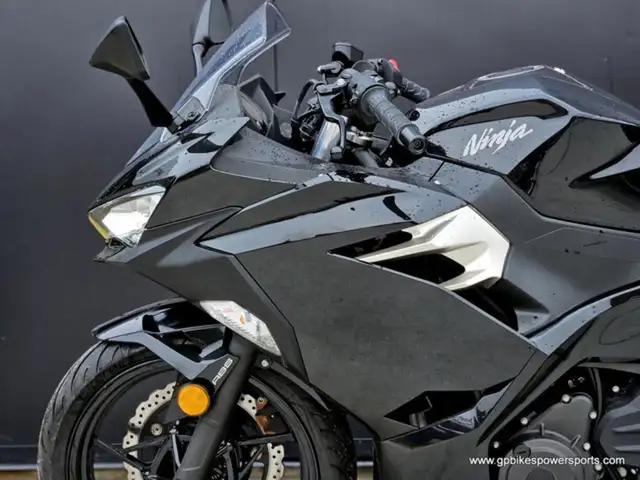 2018 Kawasaki Ninja 400 ABS in Sport Bikes in Oshawa / Durham Region - Image 19