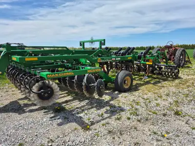 Only 750 acres use. Very clean. New/Used : Used Condition : Excellent 2023 Great Plains 2023 Great P...