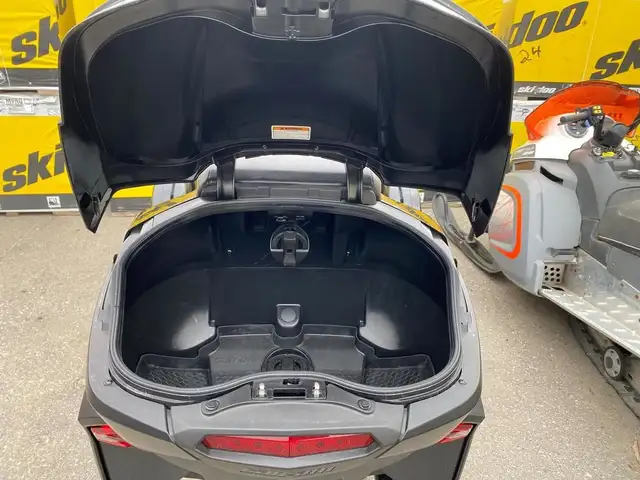 2024 Can-Am Spyder F3 Limited in Street, Cruisers & Choppers in Kitchener / Waterloo - Image 8