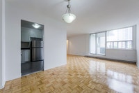 Located at 5 Dufresne Court in Toronto, near the Don Mills Road and Eglinton Avenue East intersectio... (image 4)