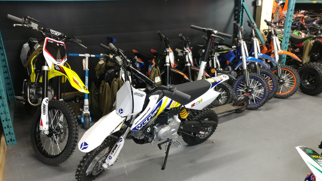 Casque de moto rétro - EN SPÉCIAL dans Pièces et accessoires pour motos  à Laval/Rive Nord - Image 4