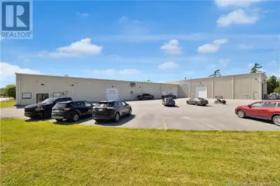 Professional Office Space for Lease 2,500 Sq Ft with Reception & Washrooms This spacious and well-ap...