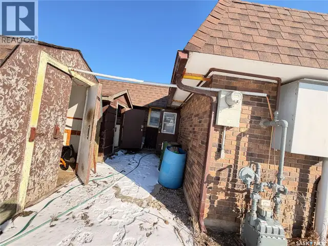 305 1st AVENUE W Assiniboia, Saskatchewan in Commercial & Office Space for Sale in Moose Jaw - Image 37