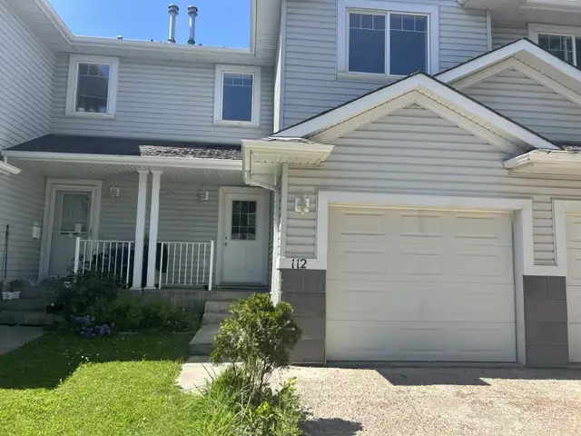 3 bedrooms, 1.5 bath townhouse in South East Edmonton