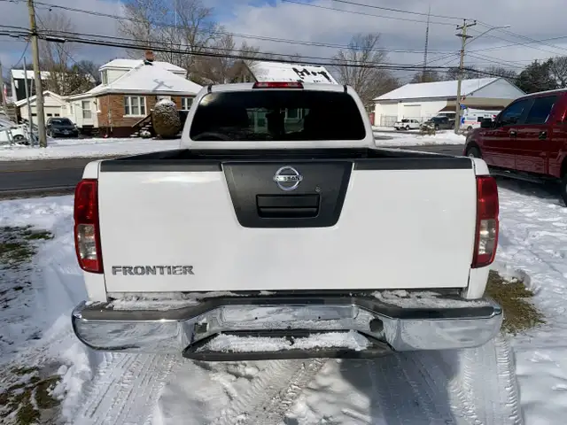 2012 NISSAN FRONTIER CREW 4X4 LOW KMS CERTIFIED in Cars & Trucks in Guelph - Image 9