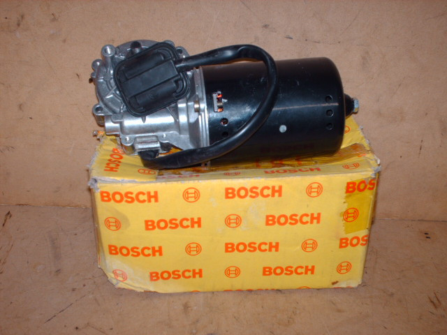 MERCEDES "S-class" (W126) WIND-SHIELD WIPER MOTOR in Other Parts & Accessories in City of Toronto