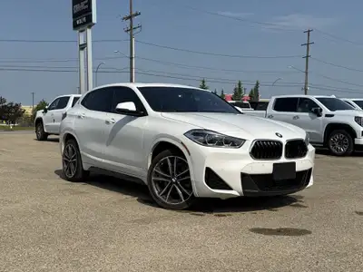 AMVIC Licensed Dealer * Panoramic Sunroof * Heated Front Leather Seats * HD Rear Vision Camera * Mem...