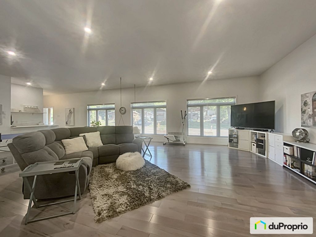$517,900 - Bungalow for sale in Ste-Julienne — photo 1