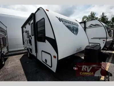 Please Call Us At 613.851.7326 with any questions? Winnebago Industries Micro Minnie 1700BH travel t...