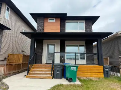 3 Bedroom Main Floor Suite for Rent – Great Location!
