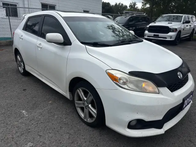 2012 Toyota Matrix S, Hatchback, Auto, Sunroof, Bluetooth