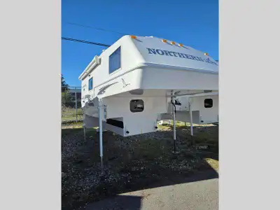 Northern Lite Limited Edition 10-2EXLEDB truck camper highlights: Queen Bed Dry Bath USB Charging St...
