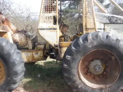 MODEL 220 skidder for sale as is condition ,it runs and drives,Perkins motor sounds good with good o...