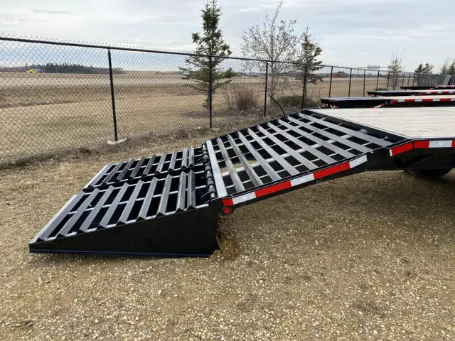 **SALE 30’ Triple Axle Gooseneck Trailer w/3-7k Axles in Cargo & Utility Trailers in Edmonton - Image 8