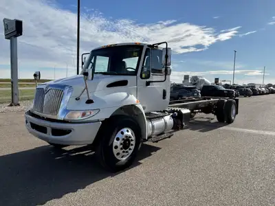 Engine - Cummins B6.7 250hp Trans - Allison 2500RDS 6sp automatic 12000 lbs Dana Spicer front axle 2...