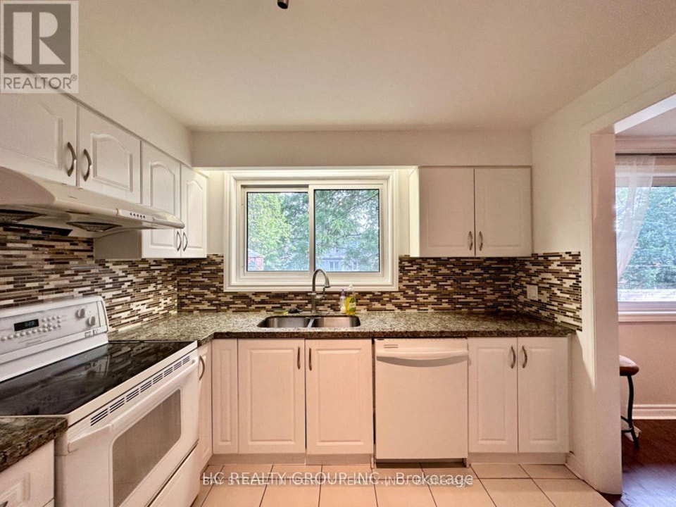 35 LAILEY CRESCENT Toronto (Willowdale East), Ontario 5