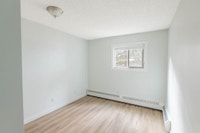 Amenities: Dishwasher Available • Private Yard • In-suite Storage Suite & Building: One-bedroom, two... (image 8)