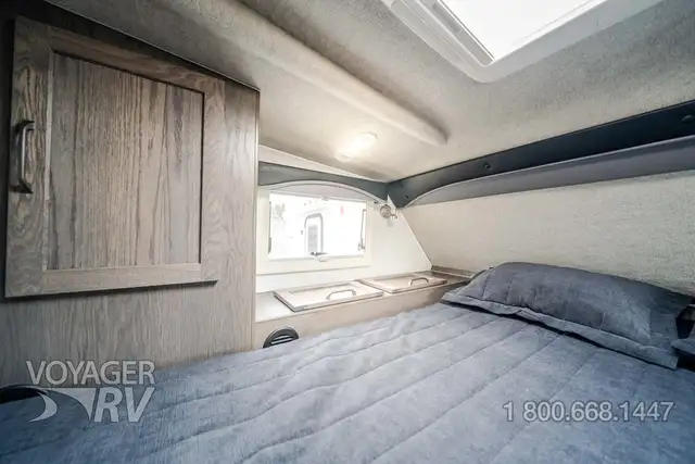 2027 Northern Lite 10.2EX Dry Bath Limited Edition in Travel Trailers & Campers in Kelowna - Image 19