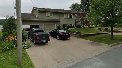 3 Bedroom 3 Bathroom Armview House