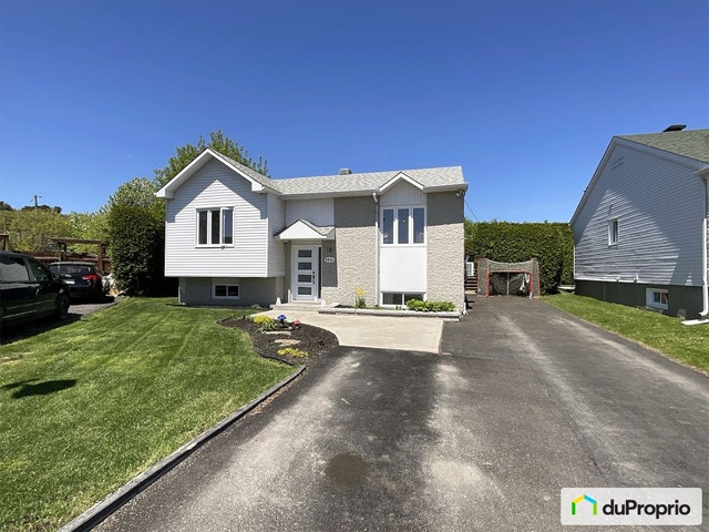 $584,900 - Bungalow for sale in Mascouche — photo 1